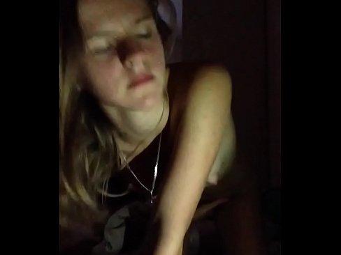 ❤️ Een meisje masturbeert en komt klaar ️❌ Sluts at us ﹏